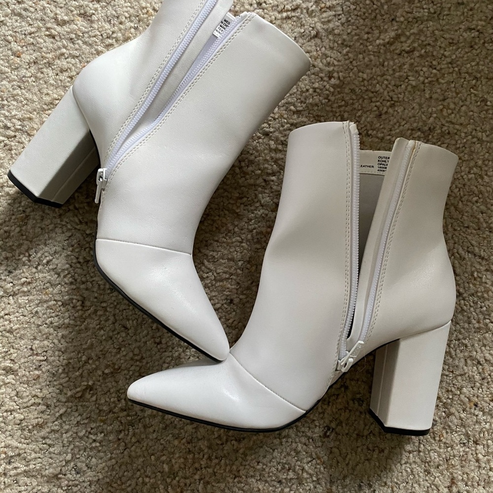 Simply Vera Vera Wang white booties.